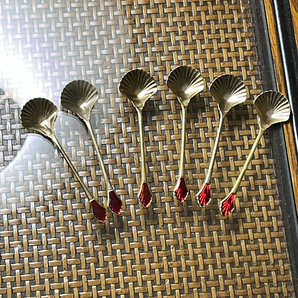 Vintage set of 6 stainless steel seashell spoons made in Japan gently used cond